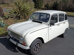 Louer une RENAULT 4L de de 1990 (Photo 2)