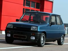 Louer une RENAULT 5 Alpine Turbo de de 1983 (Photo 1)