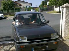 Louer une RENAULT 5 TL de de 1984 (Photo 1)