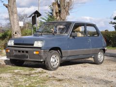 Louer une RENAULT 5 de 1984 (Photo 1)