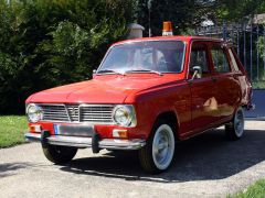 Louer une RENAULT 6 Pompier de de 1973 (Photo 1)
