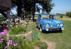 Louer une RENAULT 8 Gordini 1300 de de 1967 (Photo 2)