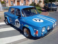 Louer une RENAULT 8 de de 1967 (Photo 1)