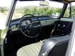 Louer une RENAULT Caravelle de de 1963 (Photo 5)