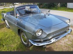 Louer une RENAULT Caravelle de 1965 (Photo 2)