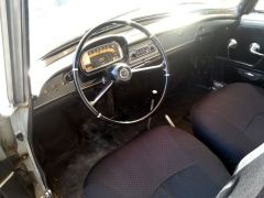 Louer une RENAULT Caravelle de de 1965 (Photo 5)