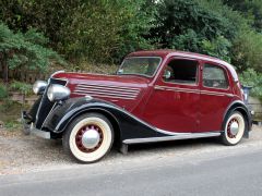 Louer une RENAULT Celtaquatre de 1937 (Photo 1)