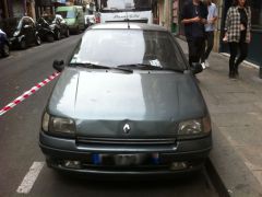 Louer une RENAULT Clio 1 de de 1993 (Photo 3)