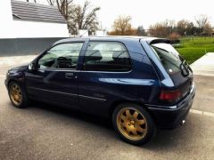 Louer une RENAULT Clio Williams 150 CV de de 1993 (Photo 2)