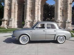Renault Dauphine Ondine de 1961 en location pour mariage dans les Ardennes