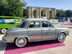 Renault Dauphine Ondine de 1961 en location pour mariage dans les Ardennes