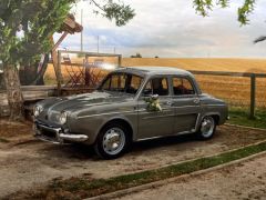 Louer une RENAULT Dauphine Ondine de de 1961 (Photo 2)