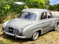 Louer une RENAULT Dauphine Ondine de de 1961 (Photo 4)