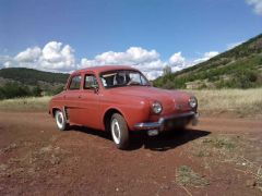 Louer une RENAULT Dauphine de de 1958 (Photo 1)