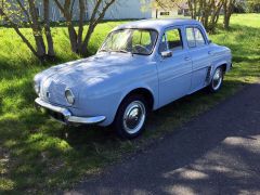 Louer une RENAULT Dauphine de 1959 (Photo 0)