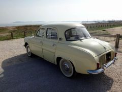 Louer une RENAULT Dauphine de de 1959 (Photo 3)