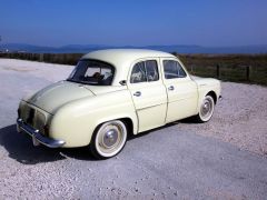 Louer une RENAULT Dauphine de de 1959 (Photo 4)