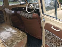 RENAULT Dauphine de 1961 en location pour mariage dans les Deux-S�vres