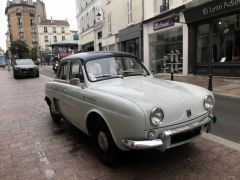 Louer une RENAULT Dauphine de 1961 (Photo 2)