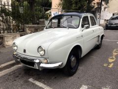 Louer une RENAULT Dauphine de de 1961 (Photo 2)