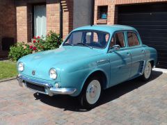 Louer une RENAULT Dauphine de de 1962 (Photo 3)