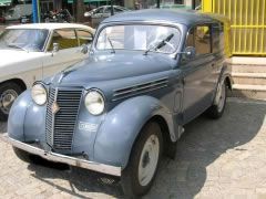 Louer une RENAULT Dauphinoise de de 1956 (Photo 1)