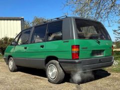 Louer une RENAULT Espace 1 de de 1989 (Photo 2)