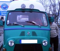 Louer une RENAULT Estafette de de 1973 (Photo 1)