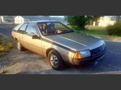 Louer une RENAULT Fuego  de de 1981 (Photo 1)