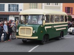 Louer une RENAULT Galion carrossé par Heuliez de de 1963 (Photo 1)