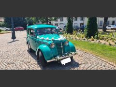 Louer une RENAULT Juvaquatre  de de 1958 (Photo 2)