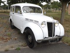 Louer une RENAULT Juvaquatre Break de 1955 (Photo 1)