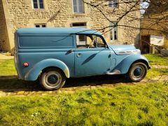 Louer une RENAULT Juvaquatre Dauphinoise de de 1957 (Photo 3)