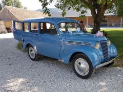 Louer une RENAULT Juvaquatre de 1955 (Photo 1)