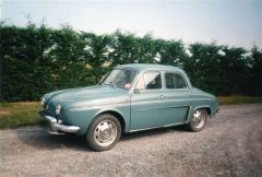 Louer une RENAULT Ondine de de 1961 (Photo 1)