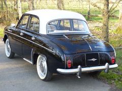 Louer une RENAULT Ondine de de 1961 (Photo 2)