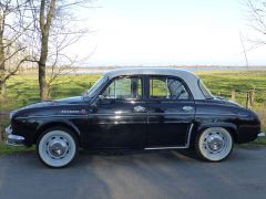 Louer une RENAULT Ondine de de 1961 (Photo 4)