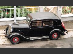 Louer une RENAULT Primaquatre de 1934 (Photo 1)