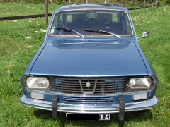 Louer une RENAULT R12 TL de de 1975 (Photo 3)