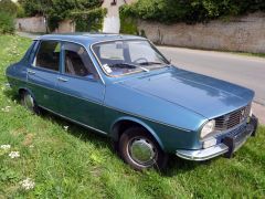 Louer une RENAULT R12 TL de de 1975 (Photo 4)