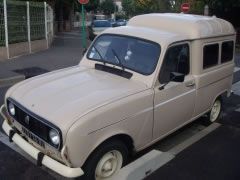 RENAULT R4 F4 (Photo 1)