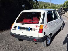 Louer une RENAULT R5 Alpine de de 1976 (Photo 2)