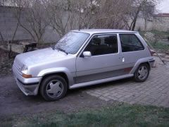 Louer une RENAULT R5 GT TURBO de de 1989 (Photo 1)