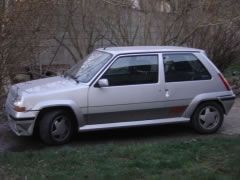 Louer une RENAULT R5 GT TURBO de de 1989 (Photo 2)