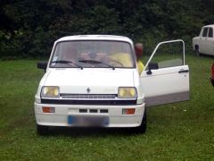 Louer une RENAULT R5 de de 1985 (Photo 2)