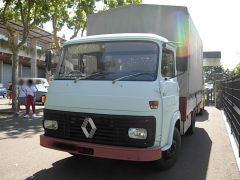 Louer une RENAULT SAVIEM SG3 de de 1981 (Photo 3)