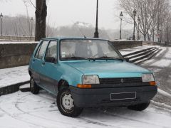 Louer une RENAULT Super 5  de 1987 (Photo 2)