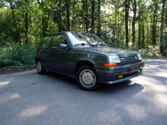 Louer une RENAULT Super 5 Baccara de 1989 (Photo 2)