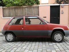 Louer une RENAULT Super 5 TSE de de 1985 (Photo 2)