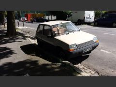 Louer une RENAULT Super 5 de de 1985 (Photo 2)